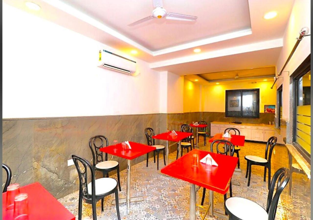 Hotel Qubic Near Igi Delhi Airport Нью-Дели Экстерьер фото